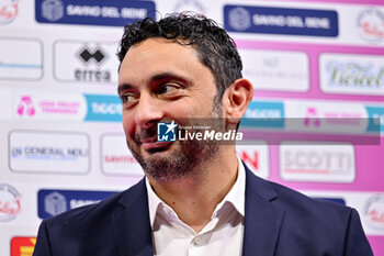 2024-02-04 - Head coach of Itas Trentino Davide Mazzanti - SAVINO DEL BENE SCANDICCI VS ITAS TRENTINO - SERIE A1 WOMEN - VOLLEYBALL