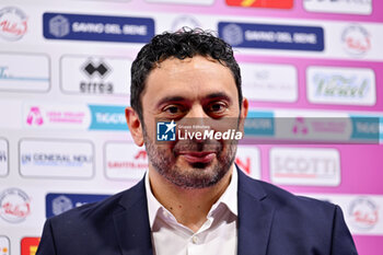 2024-02-04 - Head coach of Itas Trentino Davide Mazzanti - SAVINO DEL BENE SCANDICCI VS ITAS TRENTINO - SERIE A1 WOMEN - VOLLEYBALL