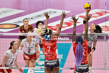 2024-03-03 - Giuditta Lualdi (Busto)
 - Jennifer
Boldini (Busto) - Martina
Bracchi (Busto) - Amandha
Sylves (Cuneo)
 - Terry Ruth
Enweonwu (Cuneo) - Rebecca
Piva (Busto) - CUNEO GRANDA VOLLEY VS UYBA VOLLEY BUSTO ARSIZIO - SERIE A1 WOMEN - VOLLEYBALL