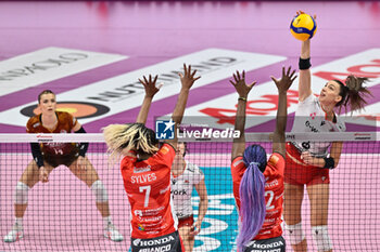 2024-03-03 - Giorgia
Zannoni (Busto)
 - Amandha
Sylves (Cuneo)
 - Terry Ruth
Enweonwu (Cuneo) - Rebecca
Piva (Busto) - CUNEO GRANDA VOLLEY VS UYBA VOLLEY BUSTO ARSIZIO - SERIE A1 WOMEN - VOLLEYBALL