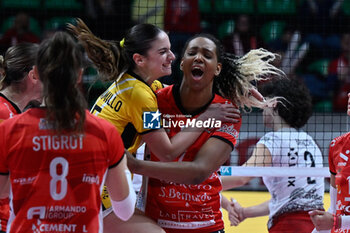 2024-03-03 - Serena
Scognamillo (Cuneo) and Amandha
Sylves (Cuneo)
celebrates after scoring a point - CUNEO GRANDA VOLLEY VS UYBA VOLLEY BUSTO ARSIZIO - SERIE A1 WOMEN - VOLLEYBALL