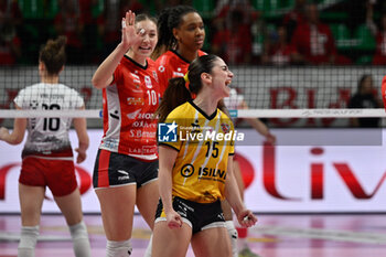 2024-03-03 - Madison
Kubik (Cuneo) - Amandha
Sylves (Cuneo)
 and Serena
Scognamillo (Cuneo) celebrates after scoring a point - CUNEO GRANDA VOLLEY VS UYBA VOLLEY BUSTO ARSIZIO - SERIE A1 WOMEN - VOLLEYBALL