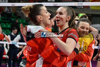 2024-03-03 - Alice
Tanase (Cuneo) and Anna
Haak (Cuneo) celebrates after scoring a match - CUNEO GRANDA VOLLEY VS UYBA VOLLEY BUSTO ARSIZIO - SERIE A1 WOMEN - VOLLEYBALL