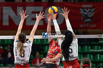 2024-03-03 - LGiuditta Lualdi (Busto)
 - Madison
Kubik (Cuneo) - Skylar
Fields (Busto) - CUNEO GRANDA VOLLEY VS UYBA VOLLEY BUSTO ARSIZIO - SERIE A1 WOMEN - VOLLEYBALL