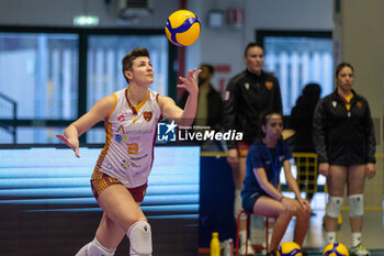 2024-03-03 - Giulia Melli (Roma Volley Club) at service - ALLIANZ VV MILANO VS ROMA VOLLEY CLUB - SERIE A1 WOMEN - VOLLEYBALL
