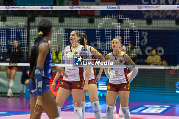 2024-03-03 - Players of Roma Volley Club waiting a service - ALLIANZ VV MILANO VS ROMA VOLLEY CLUB - SERIE A1 WOMEN - VOLLEYBALL