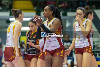 2024-03-03 - Jessica Rivero (Roma Volley Club) and teammates - ALLIANZ VV MILANO VS ROMA VOLLEY CLUB - SERIE A1 WOMEN - VOLLEYBALL
