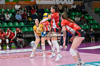2024-03-06 - Serena
Scognamillo (Cuneo) - Lena
Stigrot (Cuneo) - Anna
Haak (Cuneo) - CUNEO GRANDA VOLLEY VS ROMA VOLLEY CLUB - SERIE A1 WOMEN - VOLLEYBALL