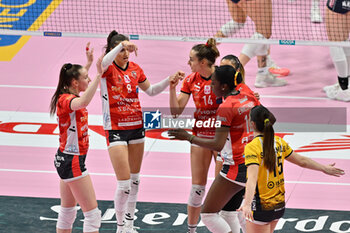2024-03-06 - Team Cuneo celebrates after scoring a point - CUNEO GRANDA VOLLEY VS ROMA VOLLEY CLUB - SERIE A1 WOMEN - VOLLEYBALL