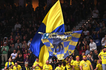 2024-03-16 - Fans of Prosecco Doc Imoco Conegliano during VOLLEYBALL - SERIE A1 WOMEN game between Prosecco Doc Imoco Conegliano and Wash4green Pinerolo at Palaverde in Villorba, Italy on   March 16, 2024 - PROSECCO DOC IMOCO CONEGLIANO VS WASH4GREEN PINEROLO - SERIE A1 WOMEN - VOLLEYBALL