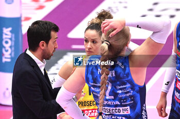 2024-03-16 - Daniele Santarelli head coach of Prosecco Doc Imoco Conegliano during VOLLEYBALL - SERIE A1 WOMEN game between Prosecco Doc Imoco Conegliano and Wash4green Pinerolo at Palaverde in Villorba, Italy on   March 16, 2024 - PROSECCO DOC IMOCO CONEGLIANO VS WASH4GREEN PINEROLO - SERIE A1 WOMEN - VOLLEYBALL