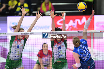 2024-03-16 - Spike of Isabelle Haak ( Prosecco Doc Imoco Conegliano) during VOLLEYBALL - SERIE A1 WOMEN game between Prosecco Doc Imoco Conegliano and Wash4green Pinerolo at Palaverde in Villorba, Italy on   March 16, 2024 - PROSECCO DOC IMOCO CONEGLIANO VS WASH4GREEN PINEROLO - SERIE A1 WOMEN - VOLLEYBALL