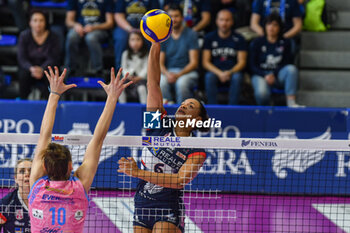 2024-03-24 - #6 Avery Skinner of Chieri '76 in action during Italian Volleyball Serie A1 Tigota match between Reale Mutua Fenera Chieri '76 and Trasportipesanti Casalmaggiore at PalaFenera, Chieri (TO) - REALE MUTUA FENERA CHIERI 76 VS TRASPORTIPESANTI CASALMAGGIORE - SERIE A1 WOMEN - VOLLEYBALL