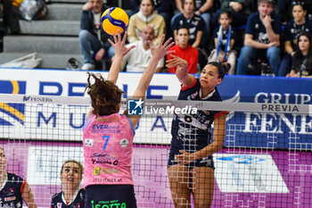 2024-03-24 - #6 Avery Skinner of Chieri '76 in action during Italian Volleyball Serie A1 Tigota match between Reale Mutua Fenera Chieri '76 and Trasportipesanti Casalmaggiore at PalaFenera, Chieri (TO) - REALE MUTUA FENERA CHIERI 76 VS TRASPORTIPESANTI CASALMAGGIORE - SERIE A1 WOMEN - VOLLEYBALL