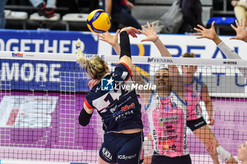 2024-03-24 - #12 Anna Gray of Chieri '76 in action during Italian Volleyball Serie A1 Tigota match between Reale Mutua Fenera Chieri '76 and Trasportipesanti Casalmaggiore at PalaFenera, Chieri (TO) - REALE MUTUA FENERA CHIERI 76 VS TRASPORTIPESANTI CASALMAGGIORE - SERIE A1 WOMEN - VOLLEYBALL