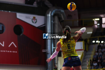 2024-03-24 - Alessia Gennari #6 of Prosecco Doc Imoco Conegliano seen in action during Volley Serie A women 2023/24 match between UYBA E-Work Volley Busto Arsizio and Prosecco Doc Imoco Conegliano at E-Work Arena, Busto Arsizio, Italy on March 24, 2024 - UYBA VOLLEY BUSTO ARSIZIO VS PROSECCO DOC IMOCO CONEGLIANO - SERIE A1 WOMEN - VOLLEYBALL