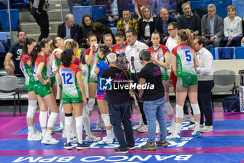 2024-03-27 - Head coach Michele Marchiaro (Wash4green Pinerolo) during time out - PLAYOFF - ALLIANZ VERO VOLLEY MILANO VS WASH4GREEN PINEROLO - SERIE A1 WOMEN - VOLLEYBALL