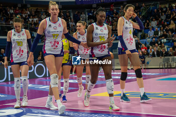 2024-04-10 - Players of Savino Del Bene Scandicci during the Playoff Semifinal game2 Serie A1 Women's Volleyball Championship between Allianz Vero Volley Milano vs Savino Del Bene Scandicci at Allianz Cloud, Milano, Italy on April 10, 2024 - PLAYOFF - ALLIANZ VERO VOLLEY MILANO VS SAVINO DEL BENE SCANDICCI - SERIE A1 WOMEN - VOLLEYBALL