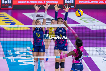 2024-04-06 - Paola Egonu (Allianz Vero Volley Milano) vs Ana Carolina da Silva (Savino Del Bene Scandicci) and Ting Zhu (Savino Del Bene Scandicci) - PLAYOFF - SAVINO DEL BENE SCANDICCI VS ALLIANZ VERO VOLLEY MILANO - SERIE A1 WOMEN - VOLLEYBALL