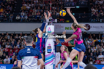 2024-04-06 - Attack of Nika Daalderop (Allianz Vero Volley Milano) - PLAYOFF - SAVINO DEL BENE SCANDICCI VS ALLIANZ VERO VOLLEY MILANO - SERIE A1 WOMEN - VOLLEYBALL