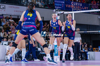 2024-04-06 - Ana Carolina da Silva (Savino Del Bene Scandicci) and Ekaterina Antropova (Savino Del Bene Scandicci) exultation - PLAYOFF - SAVINO DEL BENE SCANDICCI VS ALLIANZ VERO VOLLEY MILANO - SERIE A1 WOMEN - VOLLEYBALL