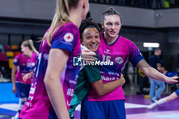 2024-04-06 - Haleigh Washington (Savino Del Bene Scandicci) and Kara Bajema (Allianz Vero Volley Milano) - PLAYOFF - SAVINO DEL BENE SCANDICCI VS ALLIANZ VERO VOLLEY MILANO - SERIE A1 WOMEN - VOLLEYBALL