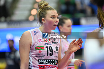 2024-04-07 - Sarah Fahr ( Prosecco Doc Imoco Conegliano ) during Prosecco Doc Imoco Conegliano vs Igor Gorgonzola Novara game in the Volleyball - Superleague Serie A - Semifinal Playoff 2023/2024 1° Game at PalaVerde in Villorba Treviso, Italy on April 7, 2024 - PLAYOFF - PROSECCO DOC IMOCO CONEGLIANO VS IGOR GORGONZOLA NOVARA - SERIE A1 WOMEN - VOLLEYBALL