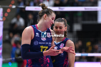 2024-04-17 - Ekaterina Antropova and herbots Britt ( Savino del bene Scandicci ) during Prosecco Doc Imoco Conegliano vs Savino Del Bene Scandicci in the Volleyball - Superleague Serie A - Final Playoff 2023/2024 1° Game at PalaVerde in Villorba Treviso, Italy on April 17, 2024. - PLAYOFF - FINAL - PROSECCO DOC IMOCO CONEGLIANO VS SAVINO DEL BENE SCANDICCI - SERIE A1 WOMEN - VOLLEYBALL