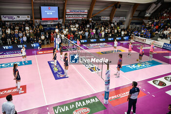 2024-10-06 - minute of silence during Italian women's Serie A1 Volleyball championship: Day 1 match beetween Reale Mutua Fenera Chieri '76 and Igor Gorgonzola Novara at Palafenera to Chieri (TO) - 6/10/2024 - REALE MUTUA FENERA CHIERI '76 VS IGOR GORGONZOLA NOVARA - SERIE A1 WOMEN - VOLLEYBALL