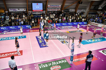 2024-10-06 - minute of silence during Italian women's Serie A1 Volleyball championship: Day 1 match beetween Reale Mutua Fenera Chieri '76 and Igor Gorgonzola Novara at Palafenera to Chieri (TO) - 6/10/2024 - REALE MUTUA FENERA CHIERI '76 VS IGOR GORGONZOLA NOVARA - SERIE A1 WOMEN - VOLLEYBALL