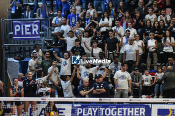 2024-10-06 - Reale Mutua Fenera Chieri '76 fans during Italian women's Serie A1 Volleyball championship: Day 1 match beetween Reale Mutua Fenera Chieri '76 and Igor Gorgonzola Novara at Palafenera to Chieri (TO) - 6/10/2024 - REALE MUTUA FENERA CHIERI '76 VS IGOR GORGONZOLA NOVARA - SERIE A1 WOMEN - VOLLEYBALL