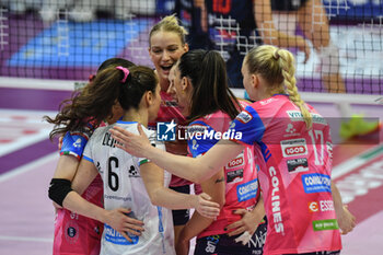 2024-10-06 - Igor Gorgonzola Novara celebrates point team's Italian women's Serie A1 Volleyball championship: Day 1 match beetween Reale Mutua Fenera Chieri '76 and Igor Gorgonzola Novara at Palafenera to Chieri (TO) - 6/10/2024 - REALE MUTUA FENERA CHIERI '76 VS IGOR GORGONZOLA NOVARA - SERIE A1 WOMEN - VOLLEYBALL