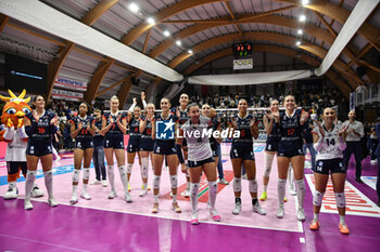 2024-10-06 - Reale Mutua Fenera Chieri '76 celebrates victory team's to make the score 3-2 during Italian women's Serie A1 Volleyball championship: Day 1 match beetween Reale Mutua Fenera Chieri '76 and Igor Gorgonzola Novara at Palafenera to Chieri (TO) - 6/10/2024 - REALE MUTUA FENERA CHIERI '76 VS IGOR GORGONZOLA NOVARA - SERIE A1 WOMEN - VOLLEYBALL