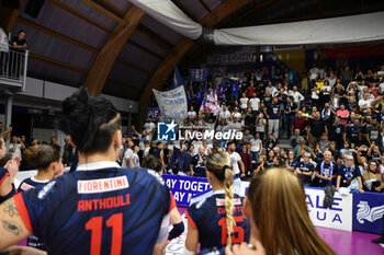 2024-10-06 - Reale Mutua Fenera Chieri '76 celebrates victory team's to make the score 3-2 during Italian women's Serie A1 Volleyball championship: Day 1 match beetween Reale Mutua Fenera Chieri '76 and Igor Gorgonzola Novara at Palafenera to Chieri (TO) - 6/10/2024 - REALE MUTUA FENERA CHIERI '76 VS IGOR GORGONZOLA NOVARA - SERIE A1 WOMEN - VOLLEYBALL