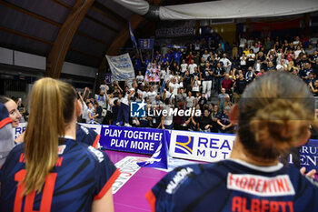 2024-10-06 - Reale Mutua Fenera Chieri '76 celebrates victory team's to make the score 3-2 during Italian women's Serie A1 Volleyball championship: Day 1 match beetween Reale Mutua Fenera Chieri '76 and Igor Gorgonzola Novara at Palafenera to Chieri (TO) - 6/10/2024 - REALE MUTUA FENERA CHIERI '76 VS IGOR GORGONZOLA NOVARA - SERIE A1 WOMEN - VOLLEYBALL