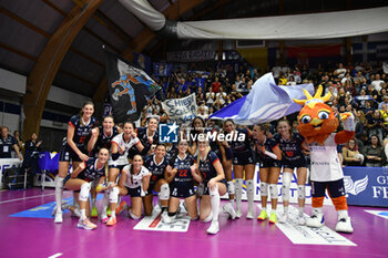 2024-10-06 - Reale Mutua Fenera Chieri '76 celebrates victory team's to make the score 3-2 during Italian women's Serie A1 Volleyball championship: Day 1 match beetween Reale Mutua Fenera Chieri '76 and Igor Gorgonzola Novara at Palafenera to Chieri (TO) - 6/10/2024 - REALE MUTUA FENERA CHIERI '76 VS IGOR GORGONZOLA NOVARA - SERIE A1 WOMEN - VOLLEYBALL