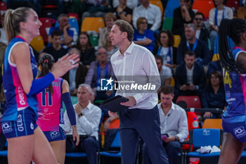 2024-10-05 - Stephane Antiga (head coach of Savino Del Bene Scandicci) - SAVINO DEL BENE SCANDICCI VS HONDA OLIVERO S.BERNARDO CUNEO  - SERIE A1 WOMEN - VOLLEYBALL