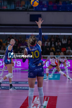 2024-10-05 - Maja Ognjenovic (Savino Del Bene Scandicci) at service - SAVINO DEL BENE SCANDICCI VS HONDA OLIVERO S.BERNARDO CUNEO  - SERIE A1 WOMEN - VOLLEYBALL