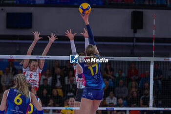 2024-10-05 - Ekaterina Antropova (Savino Del Bene Scandicci) spike - SAVINO DEL BENE SCANDICCI VS HONDA OLIVERO S.BERNARDO CUNEO  - SERIE A1 WOMEN - VOLLEYBALL