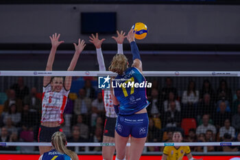 2024-10-05 - Ekaterina Antropova (Savino Del Bene Scandicci) attack - SAVINO DEL BENE SCANDICCI VS HONDA OLIVERO S.BERNARDO CUNEO  - SERIE A1 WOMEN - VOLLEYBALL