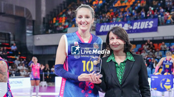 2024-10-05 - Maja Ognjenovic (Savino Del Bene Scandicci) awarded by Scandicci mayor Claudia Sereni - SAVINO DEL BENE SCANDICCI VS HONDA OLIVERO S.BERNARDO CUNEO  - SERIE A1 WOMEN - VOLLEYBALL