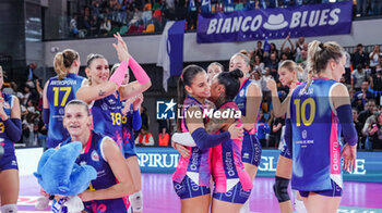 2024-10-05 - Beatrice Parrocchiale (Savino Del Bene Scandicci) and Brenda Castillo (Savino Del Bene Scandicci) - SAVINO DEL BENE SCANDICCI VS HONDA OLIVERO S.BERNARDO CUNEO  - SERIE A1 WOMEN - VOLLEYBALL