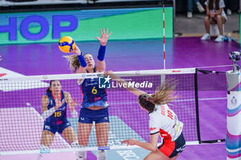 2024-10-05 - Ana Bjjelica (Cuneo Granda Volley) vs Lindsey Ruddins (Savino Del Bene Scandicci) - SAVINO DEL BENE SCANDICCI VS HONDA OLIVERO S.BERNARDO CUNEO  - SERIE A1 WOMEN - VOLLEYBALL