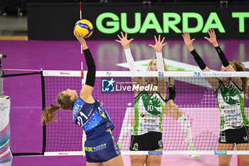 2024-10-06 - Anna Davyskiba (Il Bisonte Firenze) spike - IL BISONTE FIRENZE VS MEGABOX OND. SAVIO VALLEFOGLIA - SERIE A1 WOMEN - VOLLEYBALL