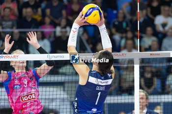 2024-10-20 - Helena Cazaute (Numia VeroVolley Milano) during Volley Italian Championship Serie A Women 2024/25 match between Numia VeroVolley Milano and Igor Novara at Allianz Cloud, Milano, Italy on October 20, 2024 - VERO VOLLEY MILANO VS IGOR GORGONZOLA NOVARA - SERIE A1 WOMEN - VOLLEYBALL