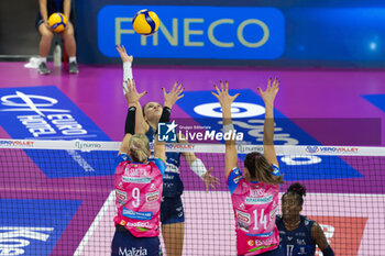 2024-10-20 - Helena Cazaute (Numia VeroVolley Milano) during Volley Italian Championship Serie A Women 2024/25 match between Numia VeroVolley Milano and Igor Novara at Allianz Cloud, Milano, Italy on October 20, 2024 - VERO VOLLEY MILANO VS IGOR GORGONZOLA NOVARA - SERIE A1 WOMEN - VOLLEYBALL