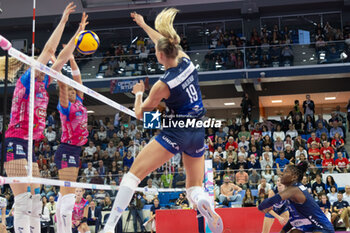 2024-10-20 - Nika Daalderop (Numia VeroVolley Milano) during Volley Italian Championship Serie A Women 2024/25 match between Numia VeroVolley Milano and Igor Novara at Allianz Cloud, Milano, Italy on October 20, 2024 - VERO VOLLEY MILANO VS IGOR GORGONZOLA NOVARA - SERIE A1 WOMEN - VOLLEYBALL