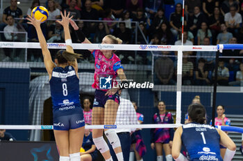 2024-10-20 - Lina Alsmeier (Igor Novara) during Volley Italian Championship Serie A Women 2024/25 match between Numia VeroVolley Milano and Igor Novara at Allianz Cloud, Milano, Italy on October 20, 2024 - VERO VOLLEY MILANO VS IGOR GORGONZOLA NOVARA - SERIE A1 WOMEN - VOLLEYBALL