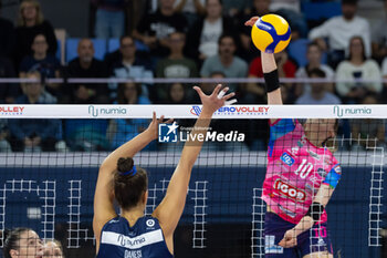 2024-10-20 - Mayu Ishikawa (Igor Novara) during Volley Italian Championship Serie A Women 2024/25 match between Numia VeroVolley Milano and Igor Novara at Allianz Cloud, Milano, Italy on October 20, 2024 - VERO VOLLEY MILANO VS IGOR GORGONZOLA NOVARA - SERIE A1 WOMEN - VOLLEYBALL