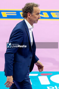 2024-10-20 - Lorenzo Bernardi Head Coach Igor Novara during Volley Italian Championship Serie A Women 2024/25 match between Numia VeroVolley Milano and Igor Novara at Allianz Cloud, Milano, Italy on October 20, 2024 - VERO VOLLEY MILANO VS IGOR GORGONZOLA NOVARA - SERIE A1 WOMEN - VOLLEYBALL